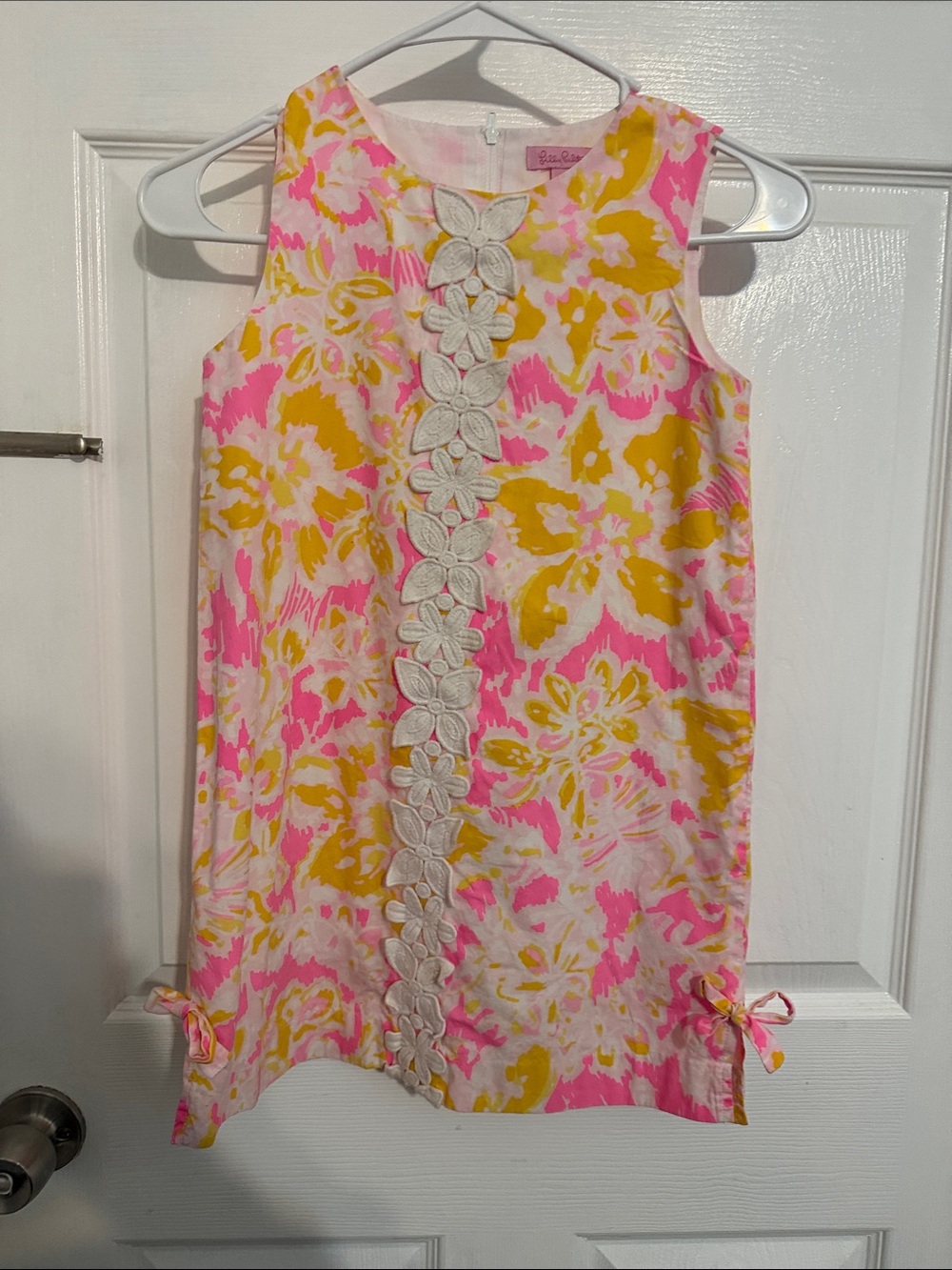 Lilly Pulitzer size 8 Classic girls Shift  with Lace